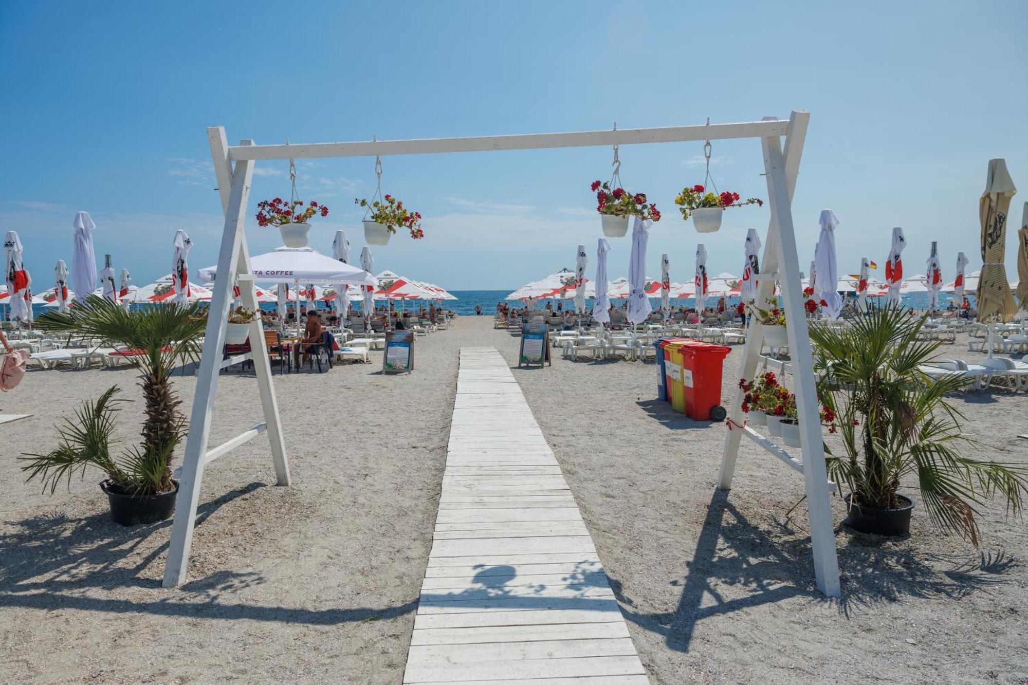 Hotel Orfeu Mamaia Exterior photo